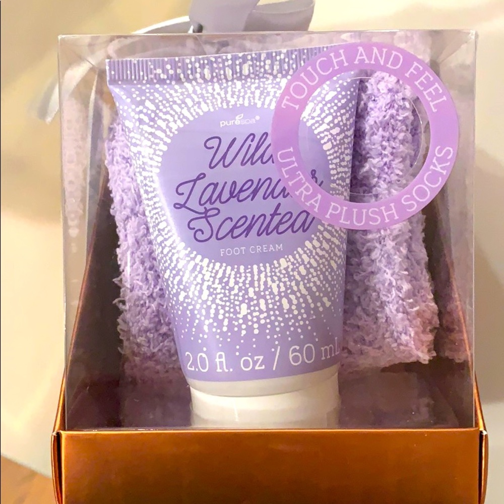 NWT Lavender Foot Cream with Socks